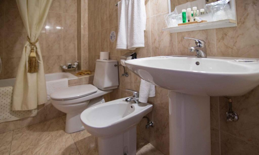 Hostal Alba Taruta Guadalupe  Exteriér fotografie