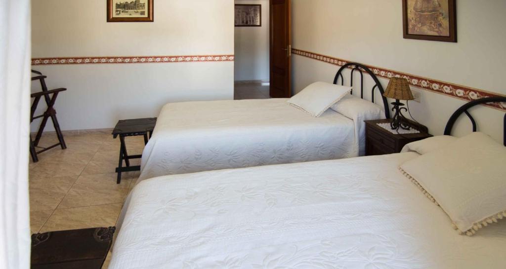 Hostal Alba Taruta Guadalupe  Exteriér fotografie