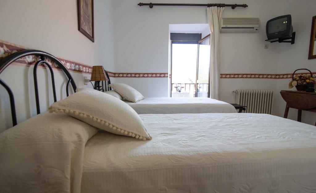Hostal Alba Taruta Guadalupe  Exteriér fotografie